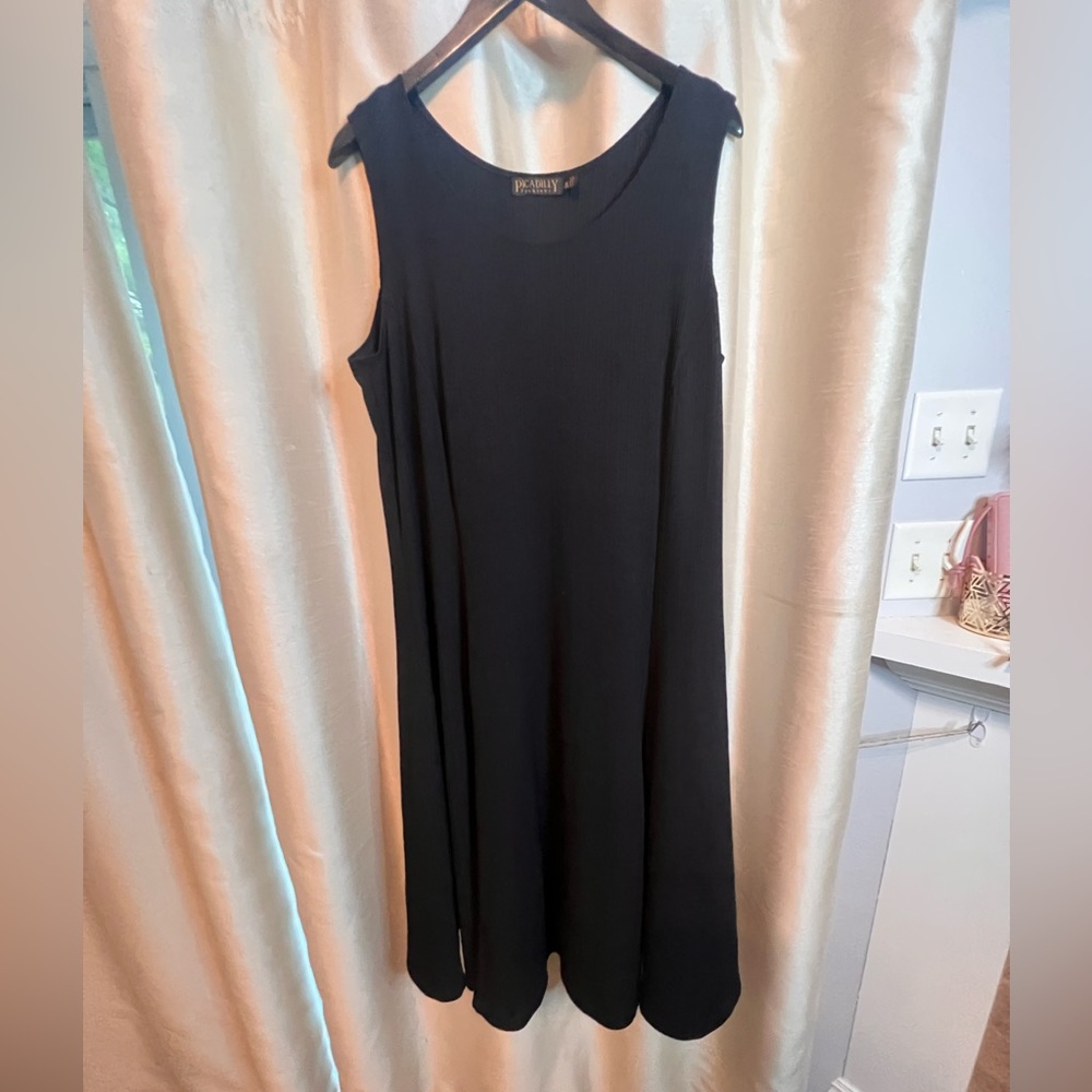 Black midi dress - Picture 2 of 9